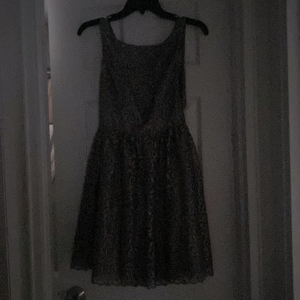 Lined embroidered short dress